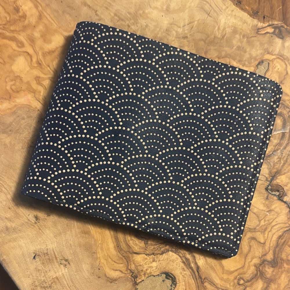 INDENYA Men's Wallet with Kimono Wave Pattern, White on Black